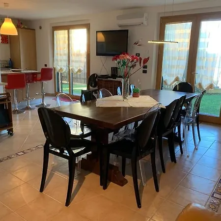 Villino In Collina Holiday home Montelabbate